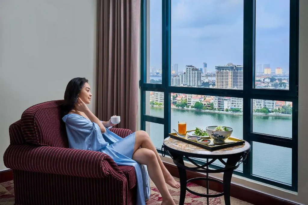 Lạc lối trong thiên đường Sheraton Hanoi Hotel bên cạnh bờ hồ Tây