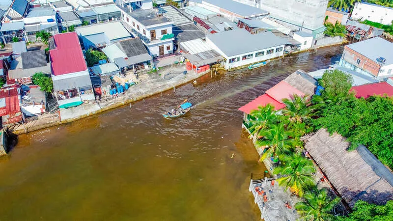 Làng chài Hàm Ninh, địa danh với vẻ đẹp yên bình đậm chất biển khơi