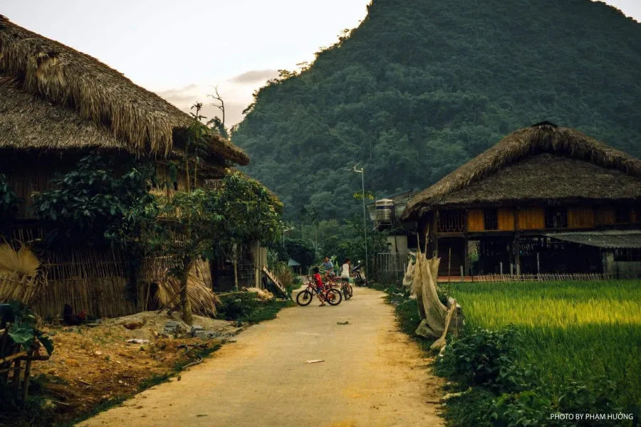 Làng quê Hà Giang yên bình vào mỗi buổi chiều trên cao nguyên đá