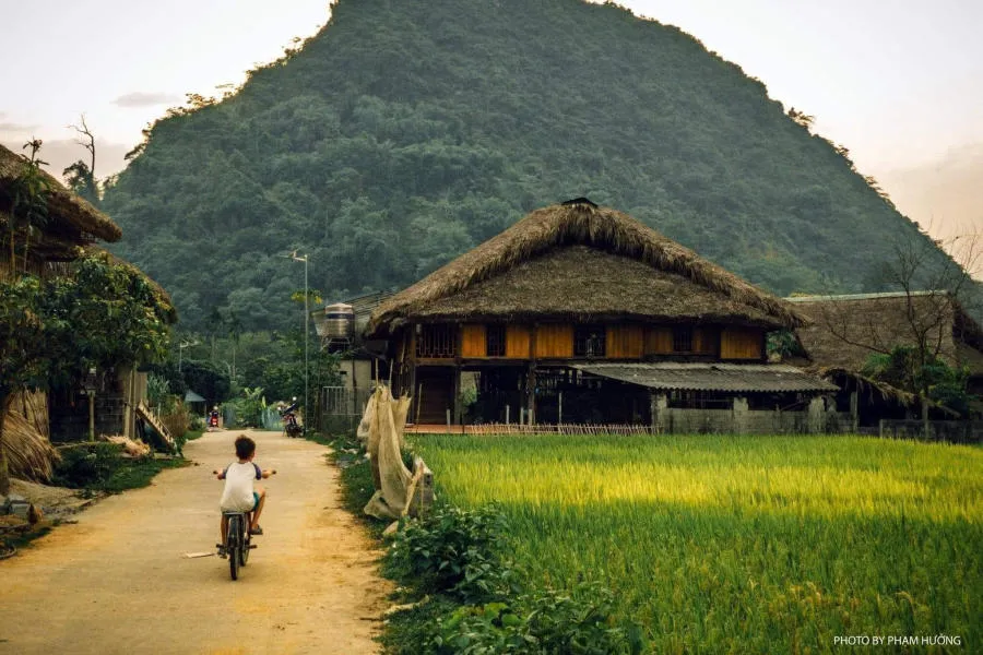 Làng quê Hà Giang yên bình vào mỗi buổi chiều trên cao nguyên đá