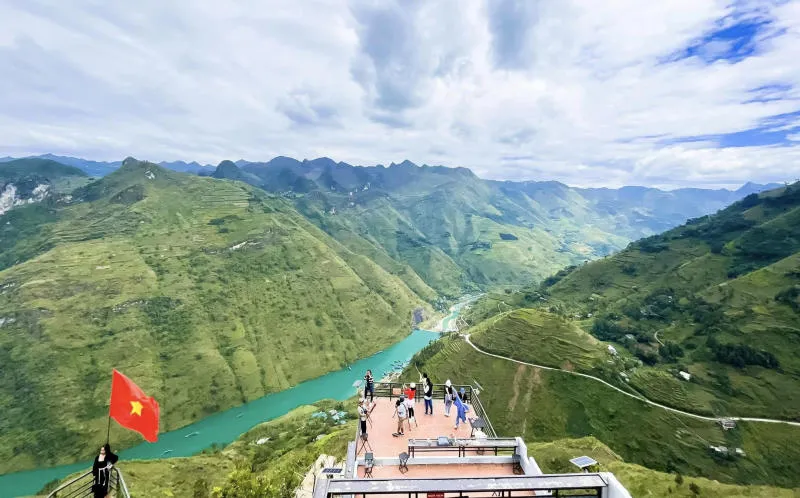 Lang thang Hà Giang khám phá cao nguyên đá hùng vĩ