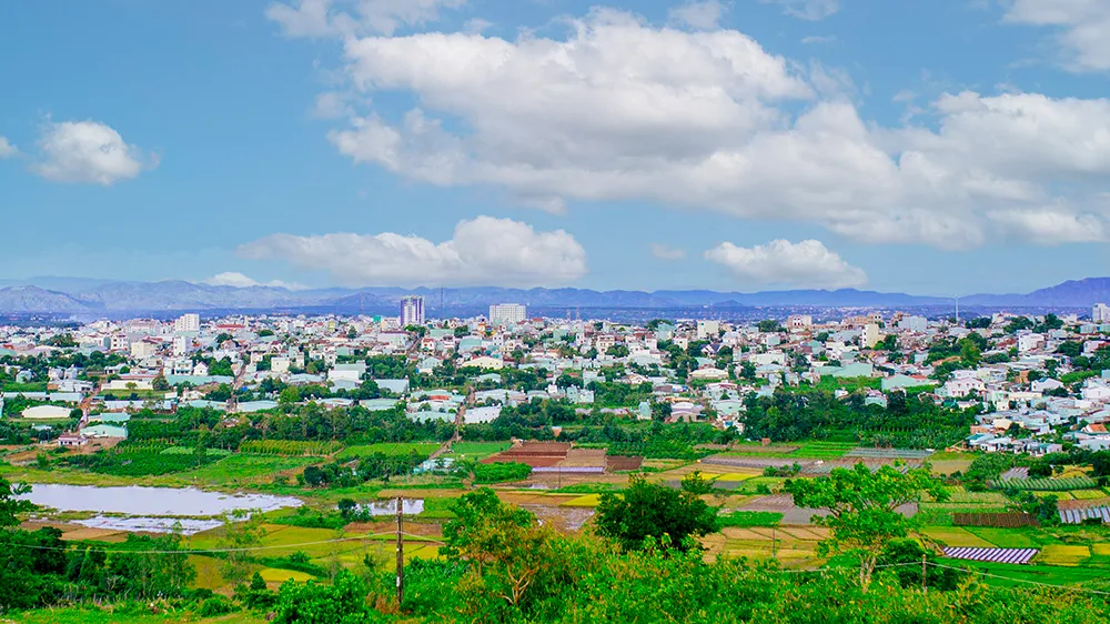 Làng văn hóa du lịch Plei Ốp, văn hóa bản địa trong lòng thành phố