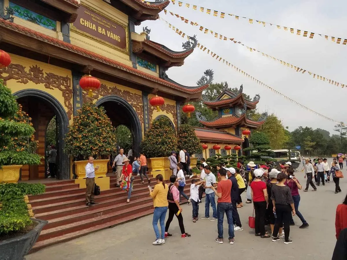 Lễ hội chùa Ba Vàng – Mang ý nghĩa an lành, lòng biết ơn về cội nguồn