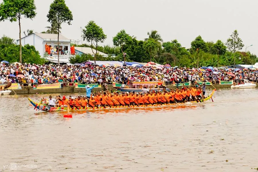 Lễ hội đua ghe ngo Sóc Trăng gắn kết tinh thần đoàn kết cộng đồng