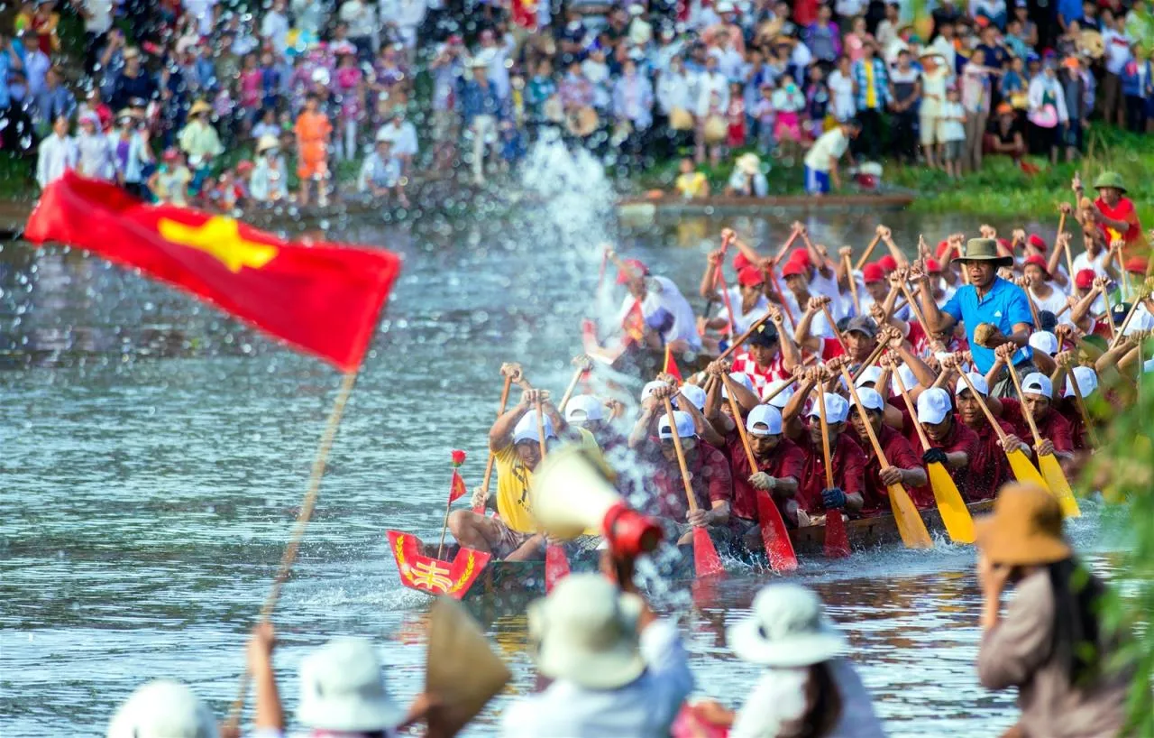 Lễ hội đua thuyền truyền thống Quảng Bình, nét văn hóa miền sông nước Lệ Thủy