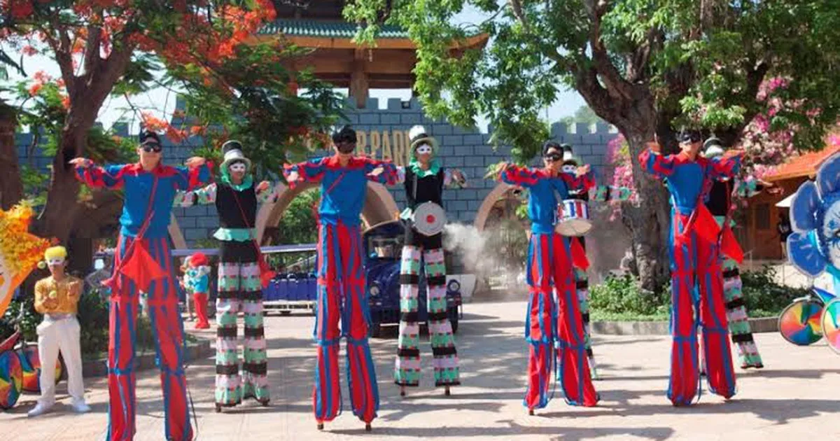 Lễ hội đường phố Carnival VinWonders Nha Trang – Lễ hội sắc màu vui tươi không thể bỏ qua tại Nha Trang