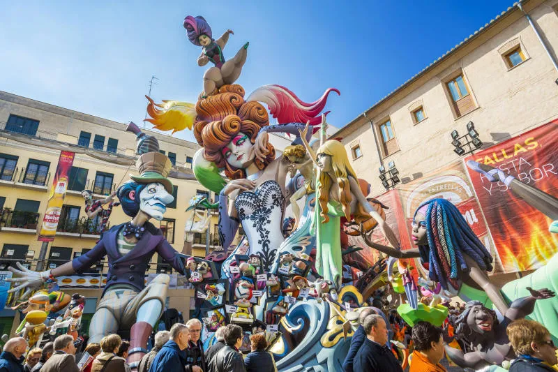 Lễ hội hình nộm Fallas độc đáo chỉ có tại Tây Ban Nha