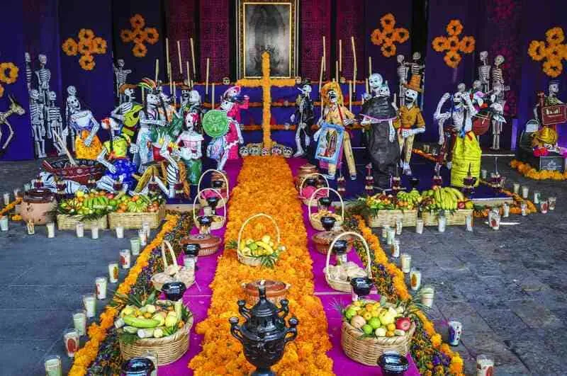 Lễ hội Người chết (Día de Muertos) bước ra từ bộ phim điện ảnh Coco