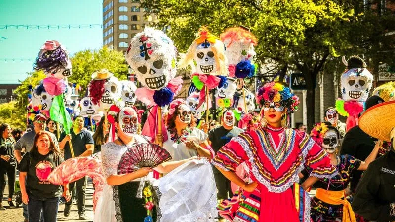 Lễ hội Người chết (Día de Muertos) bước ra từ bộ phim điện ảnh Coco