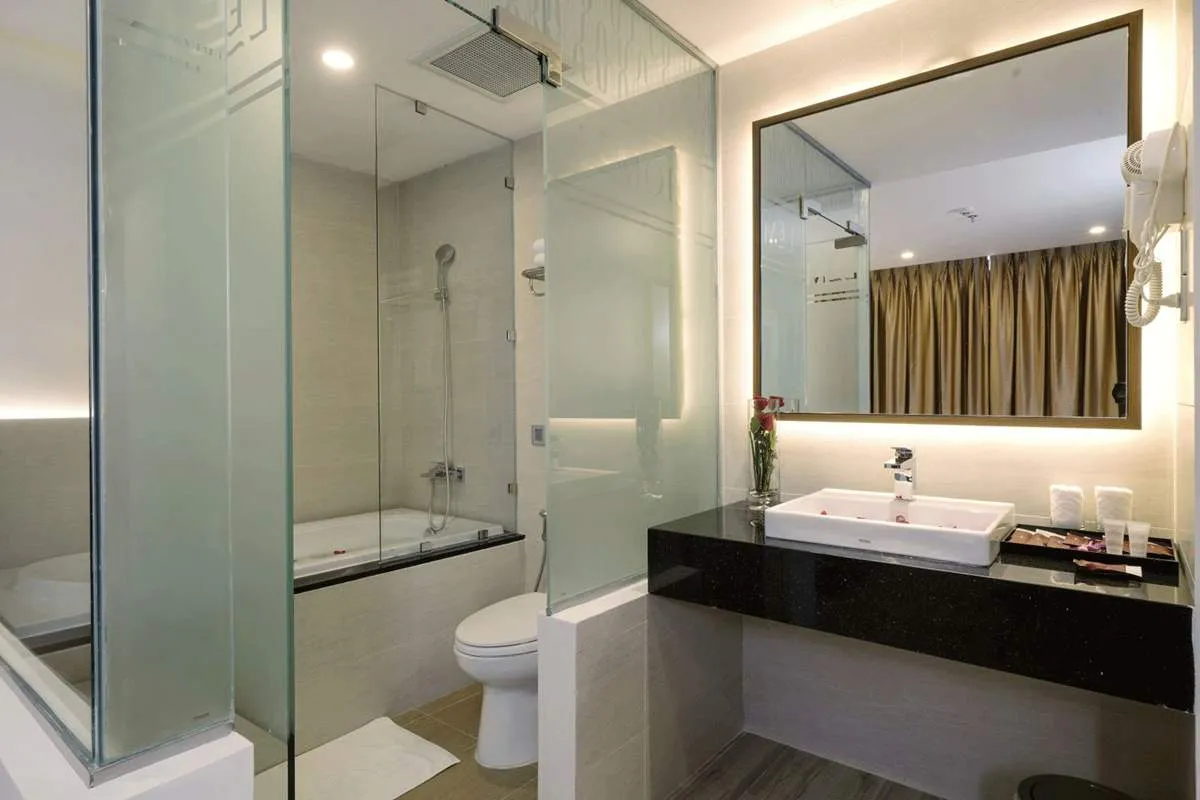 LeMore Hotel Nha Trang – Khách sạn 4 sao sở hữu hồ bơi chân mây cao nhất Nha Trang