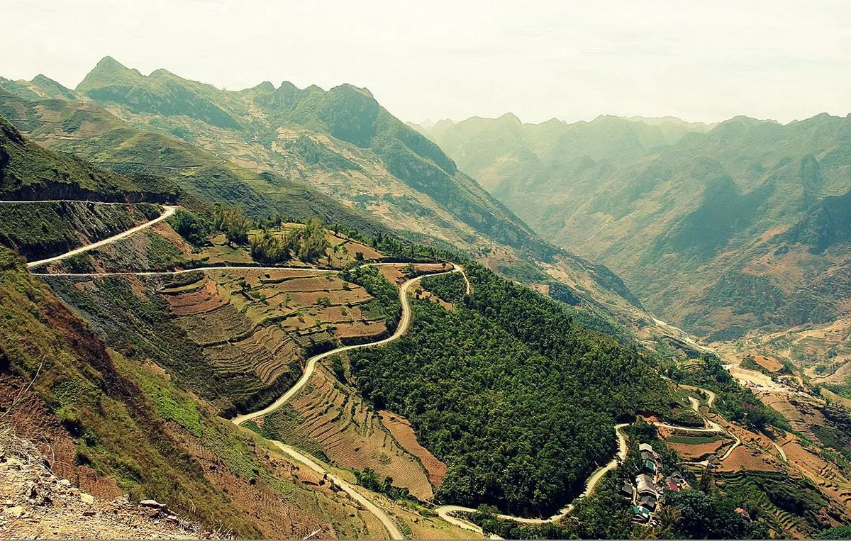 Lên Cửa khẩu Săm Pun Hà Giang, chiêm ngắm sự hùng vĩ của đất trời