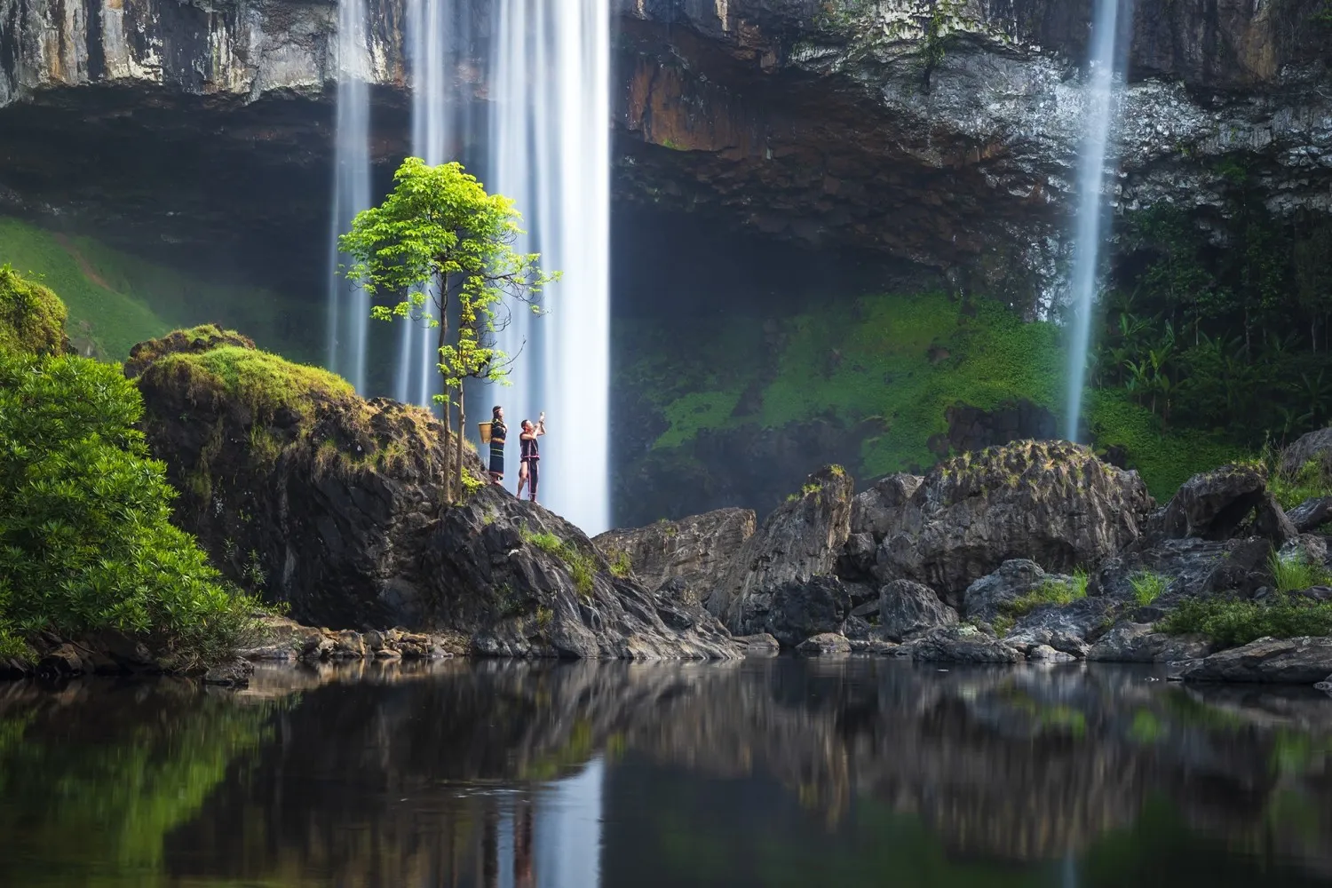 Lịch trình trekking thác Hang Én, tuyệt tác thiên nhiên ở Kbang