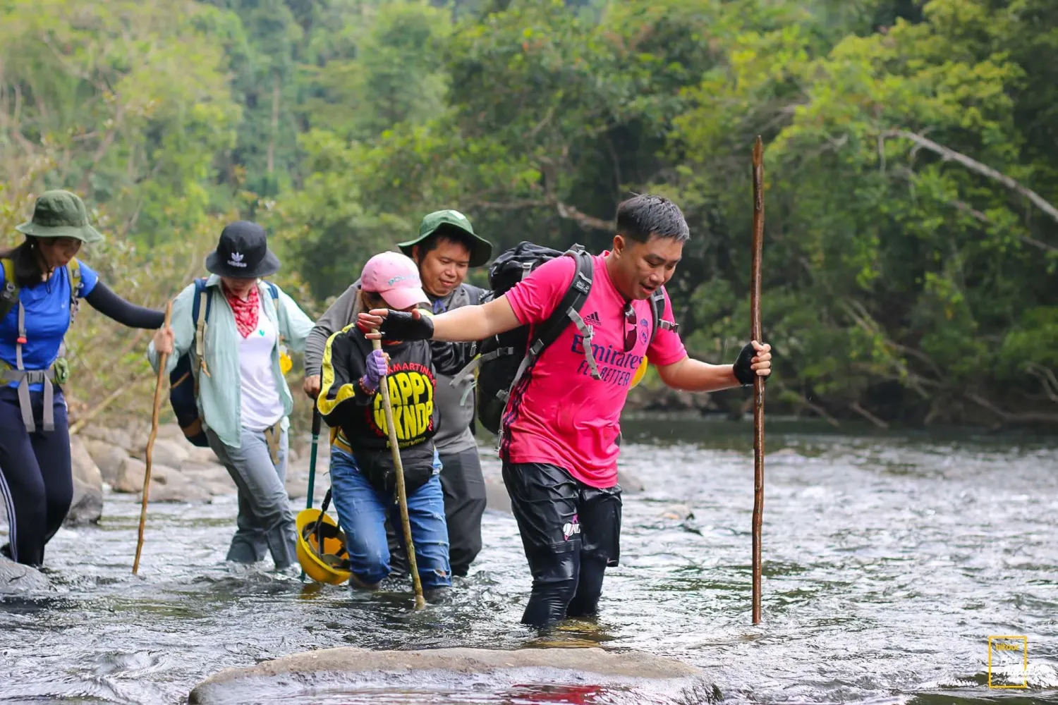 Lịch trình trekking thác Hang Én, tuyệt tác thiên nhiên ở Kbang