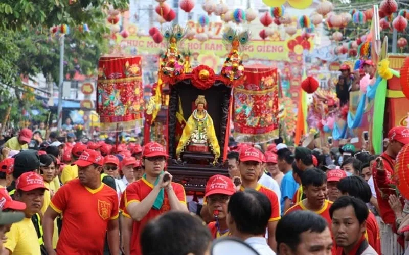 Linh thiêng chùa Bà Thiên Hậu giữa lòng quận 5