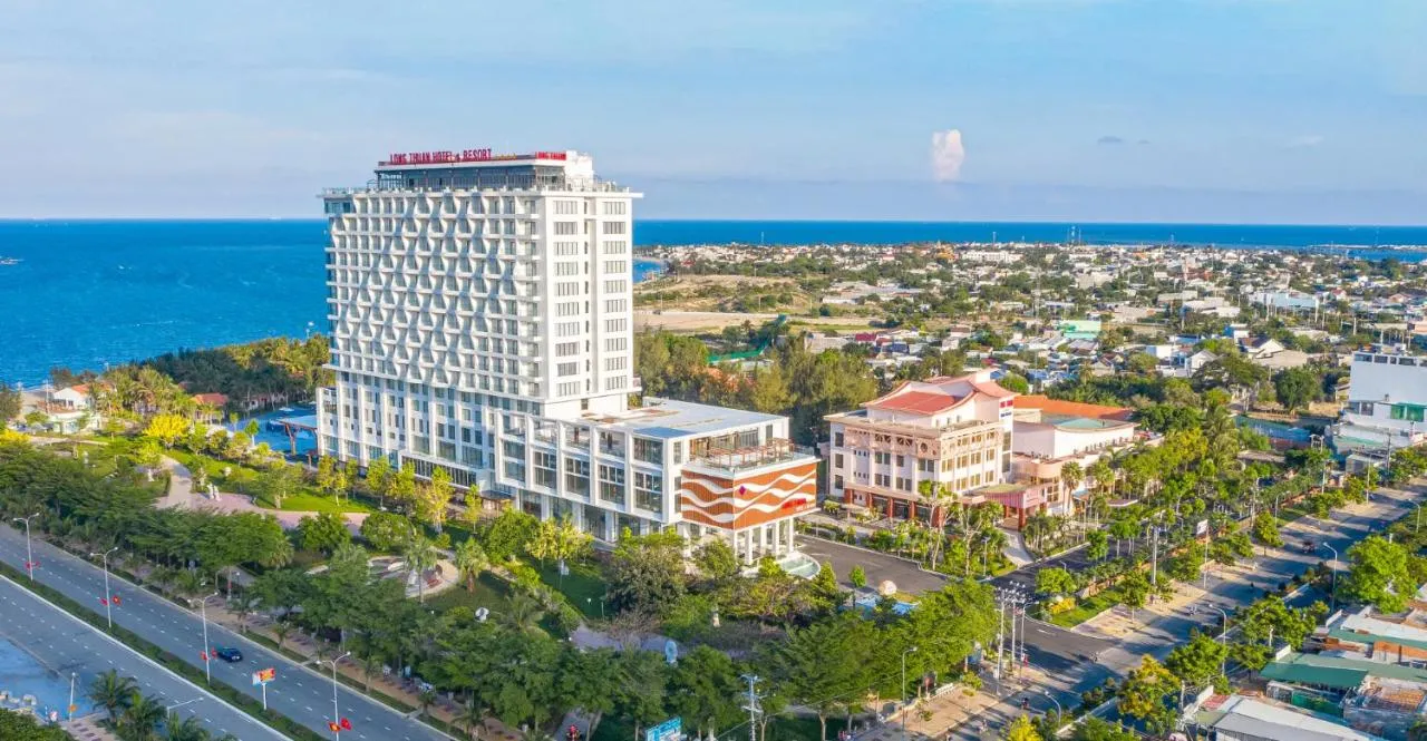 Long Thuan Hotel Resort, khu nghỉ dưỡng cao cấp nằm cạnh biển Bình Sơn