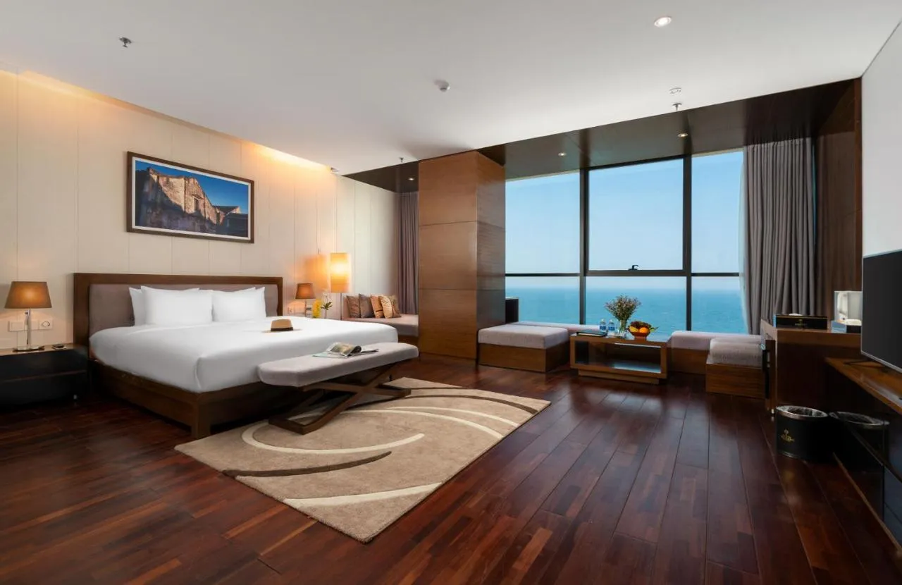 Lưu ngay Grand Tourane Hotel Da Nang, khách sạn view biển được yêu thích nhất