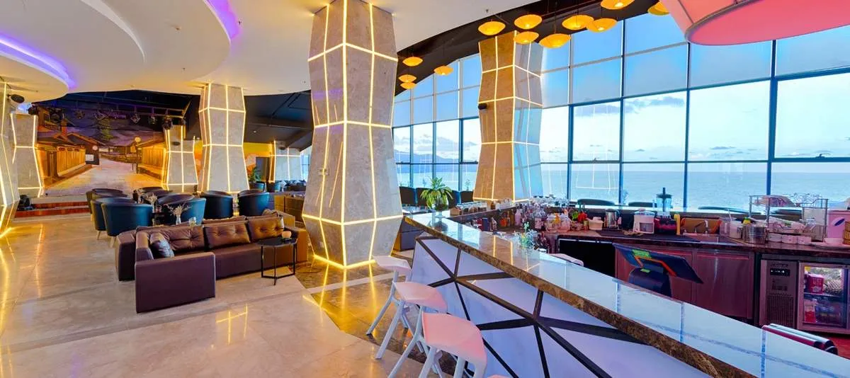 Lưu ngay Grand Tourane Hotel Da Nang, khách sạn view biển được yêu thích nhất