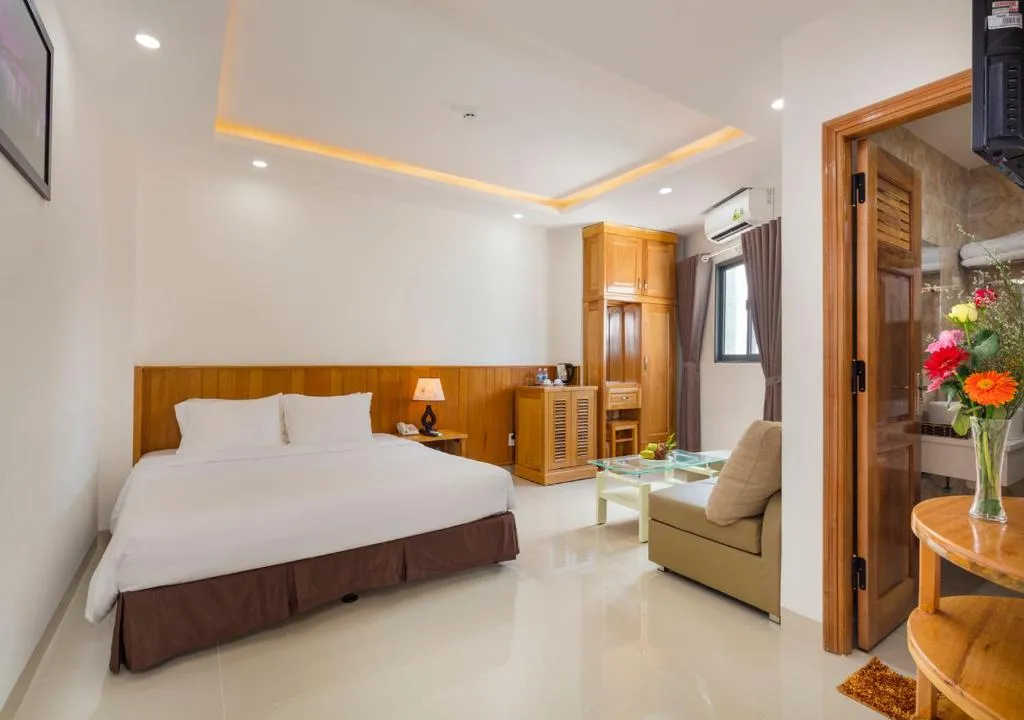 Lưu ngay Royal Hotel Nha Trang giá rẻ không thể bỏ qua khi đến Nha Trang