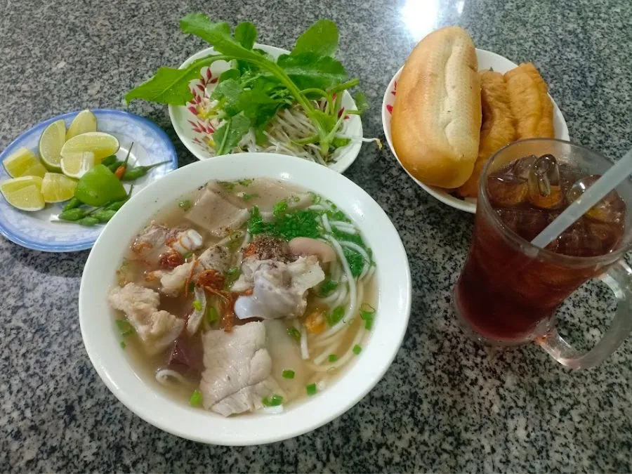 Mê mẩn Bánh canh Trảng Bàng Út Thiên với hương vị thơm ngon