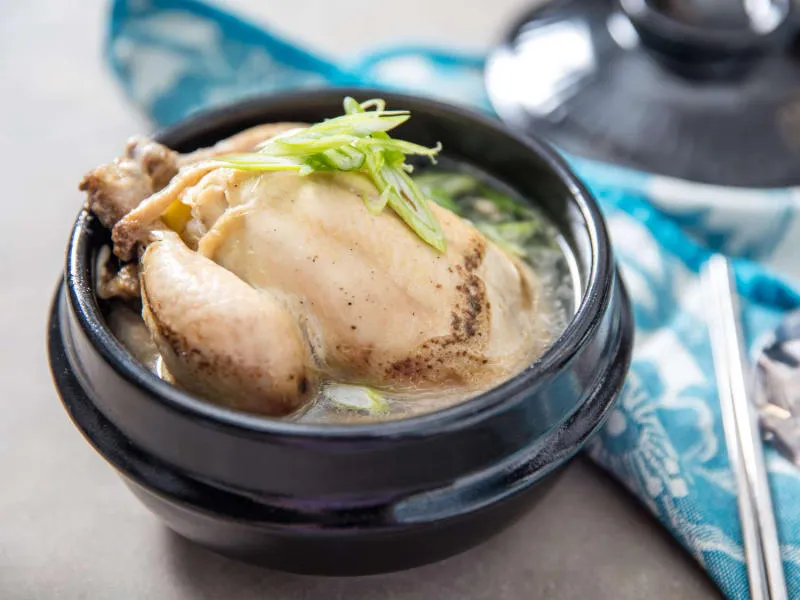 Mê mẩn hương vị Samgyetang đậm đà, bổ dưỡng của Hàn Quốc