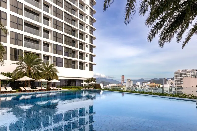 Melia Vinpearl Nha Trang Empire, điểm lưu trú chuẩn 5 sao ngay trung tâm thành phố