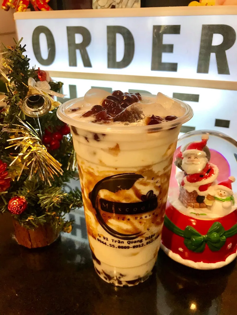 Mixcool’s Coffee House mang hơi thở trẻ trung và tối giản giữa lòng xứ Phan