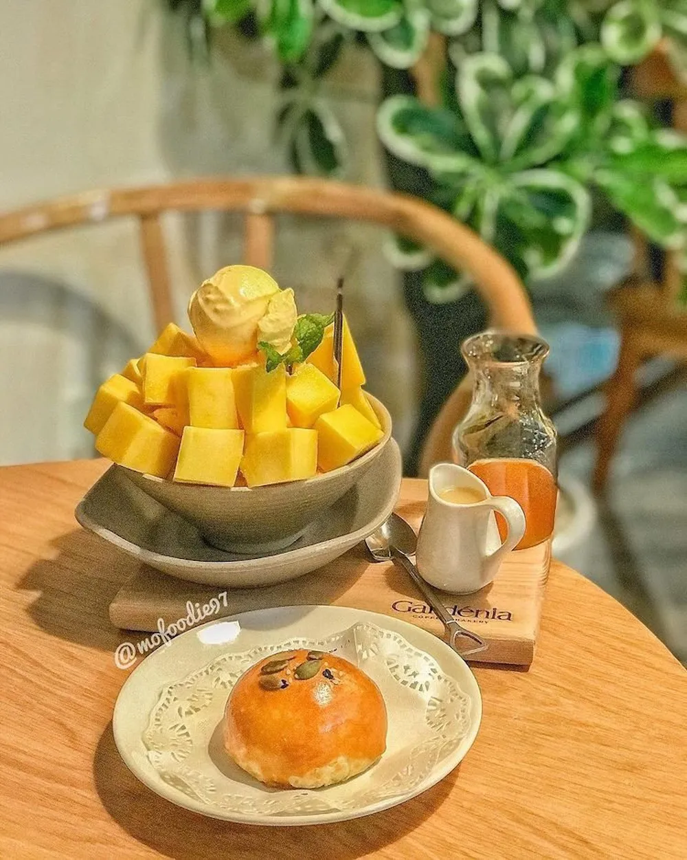 Mơ màng nước ngon, bánh ngọt tại Gardénia Coffee Bakery