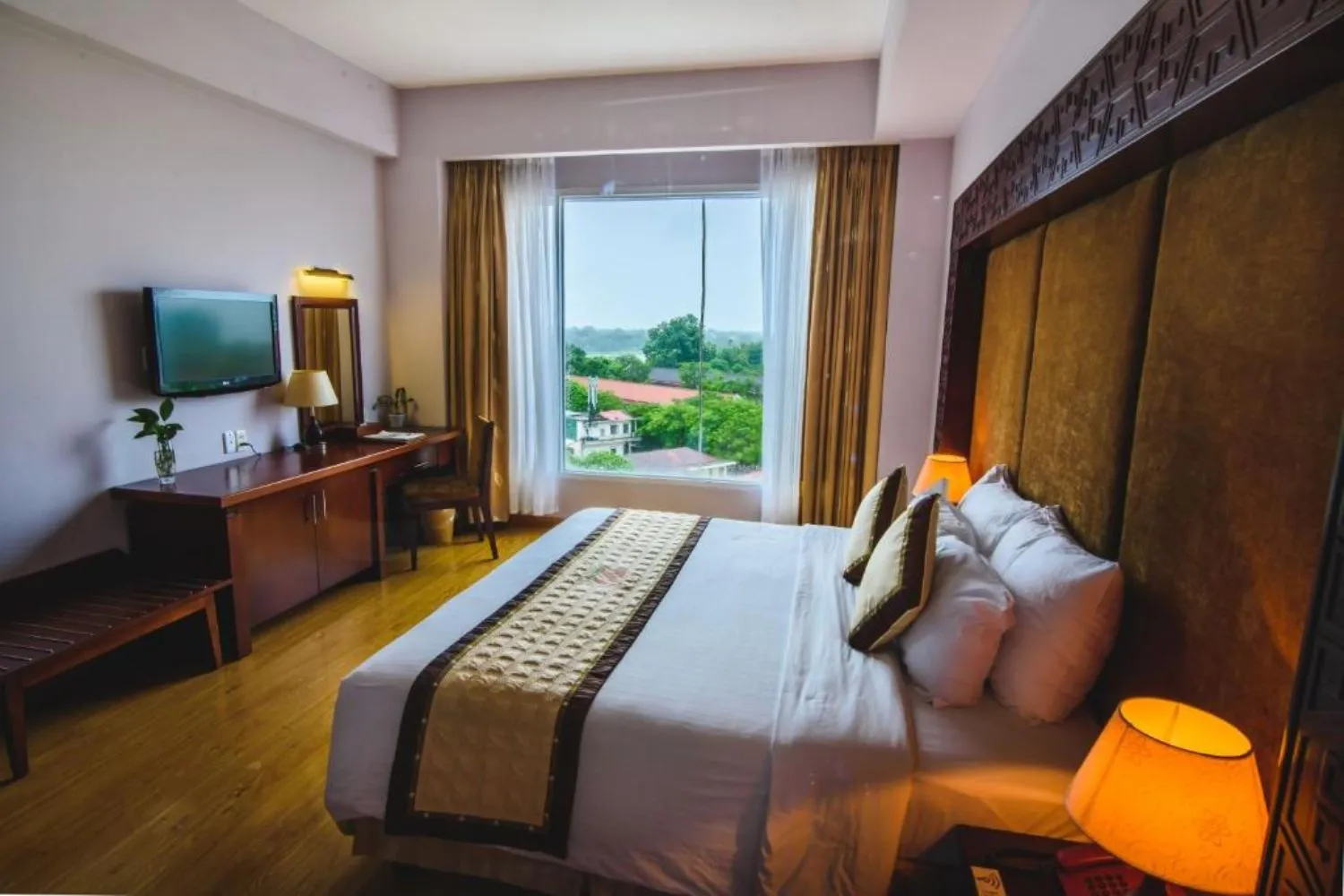 Mondial Hotel Huế mang vẻ đẹp sang trọng say đắm lòng người