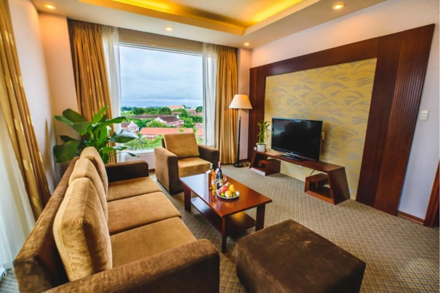 Mondial Hotel Huế mang vẻ đẹp sang trọng say đắm lòng người