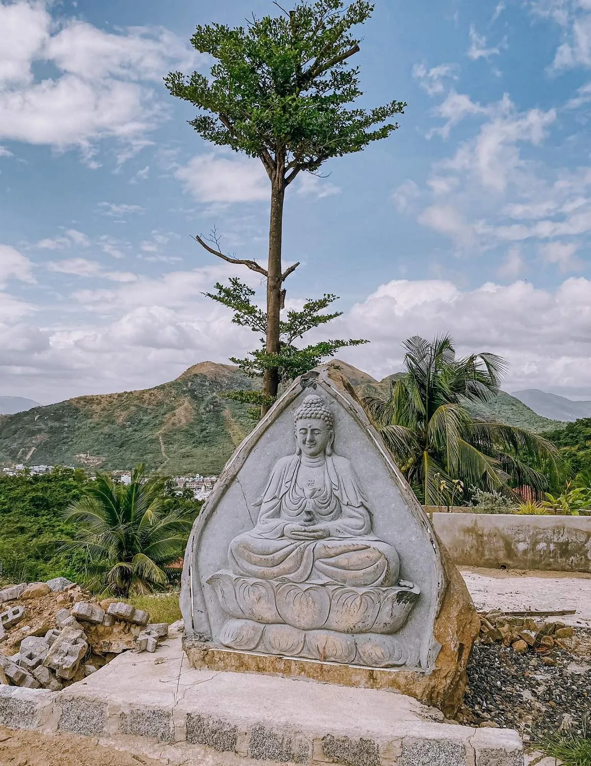 Một chút yên bình cho ngày đầu năm cùng Cường Quốc Phạm tại Chùa Ba Đảo Nha Trang