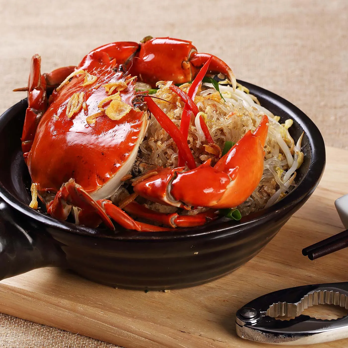 Muốn ăn cua hoàng đế ngon, đến ngay Nhà hàng Queen’s Crab Huế!