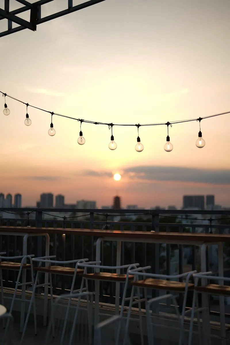 Nắng Rooftop Coffee, địa điểm ngắm hoàng hôn và nghe acoustic dịu êm