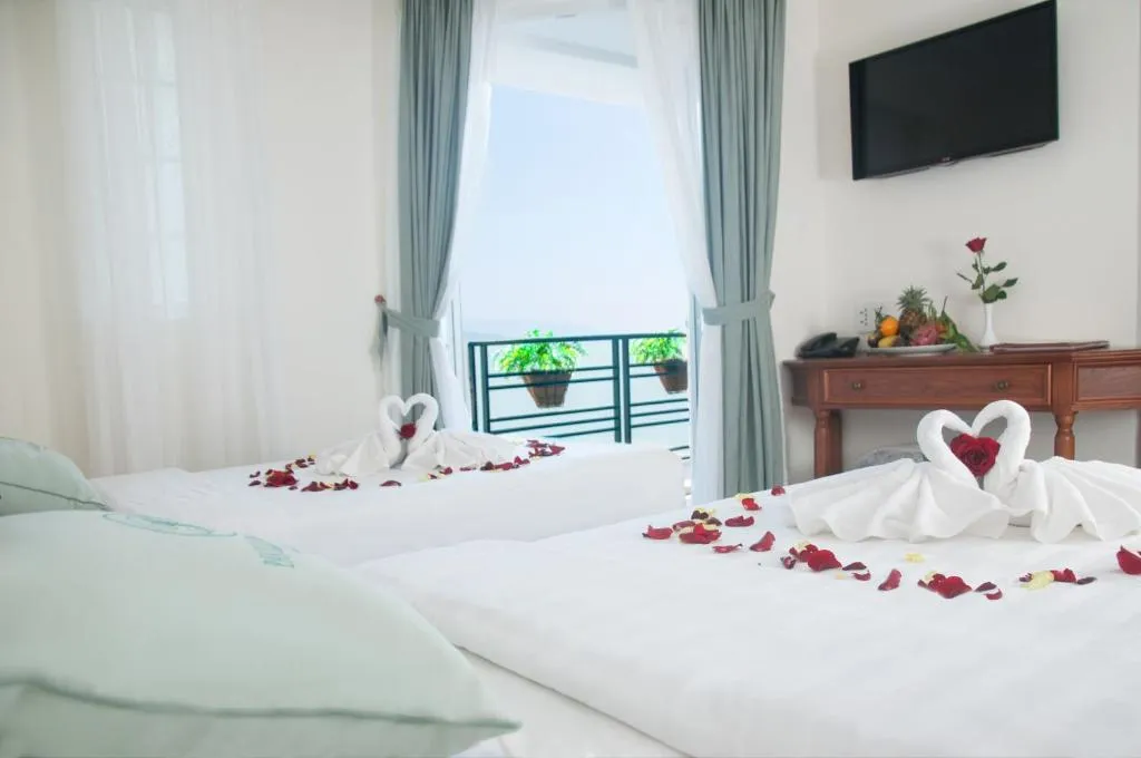 Nét tinh khiết Pavillon Garden Hotel Nha Trang bên cạnh vịnh biển