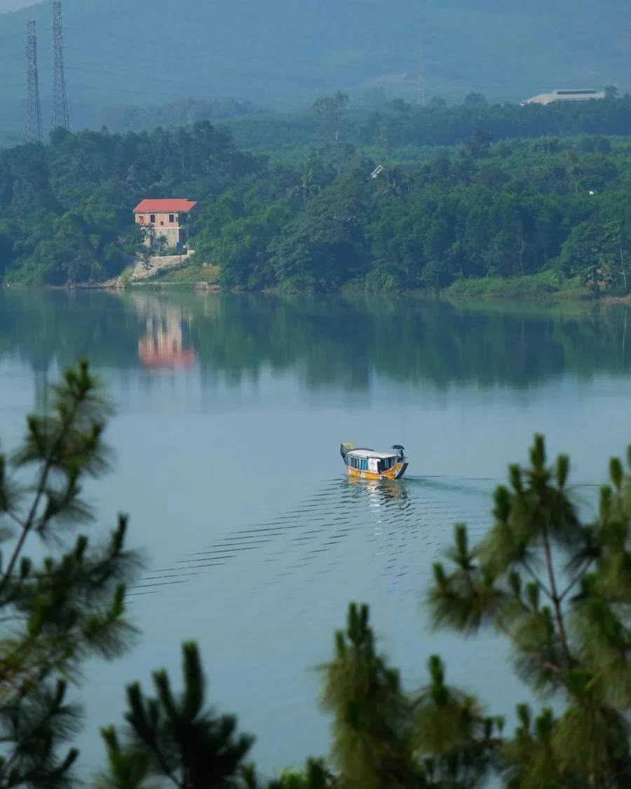 Ngắm nhìn Sông Hương thơ mộng mỗi buổi chiều trên đất cố đô