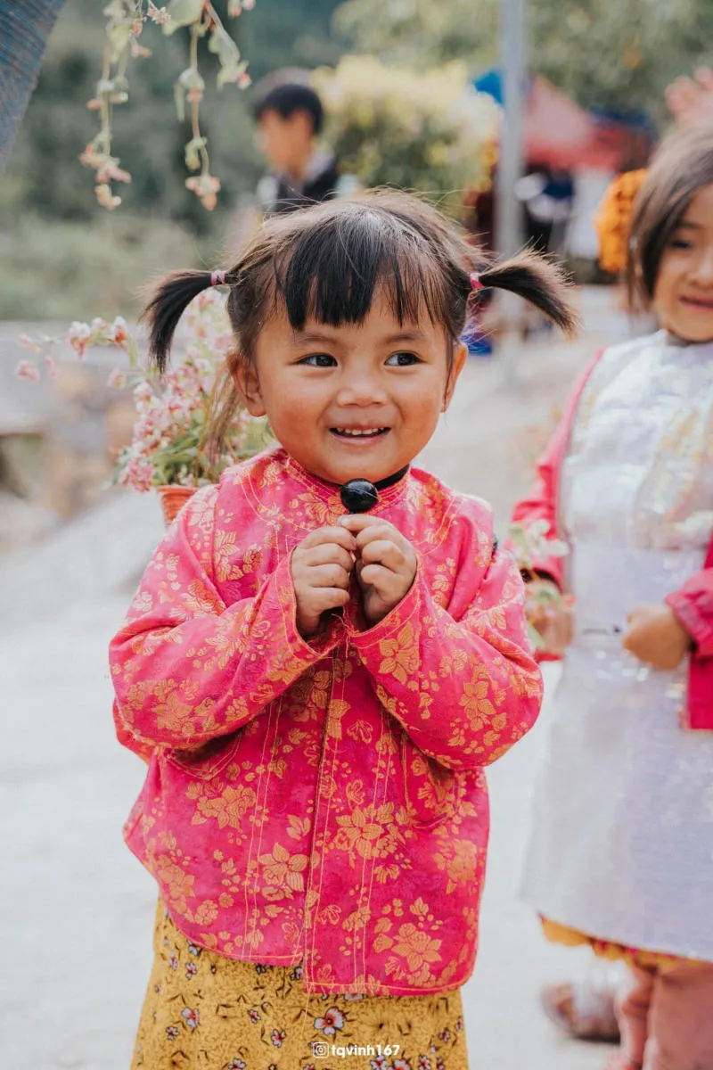 Những em bé Hà Giang đáng yêu trên vùng cao nguyên đá