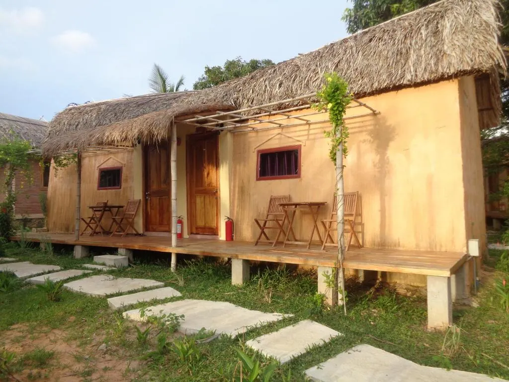 Ninila Fruitfarm Bungalow Phú Quốc – Khách sạn 2 sao có Bungalow ở bãi biển Ông Lang