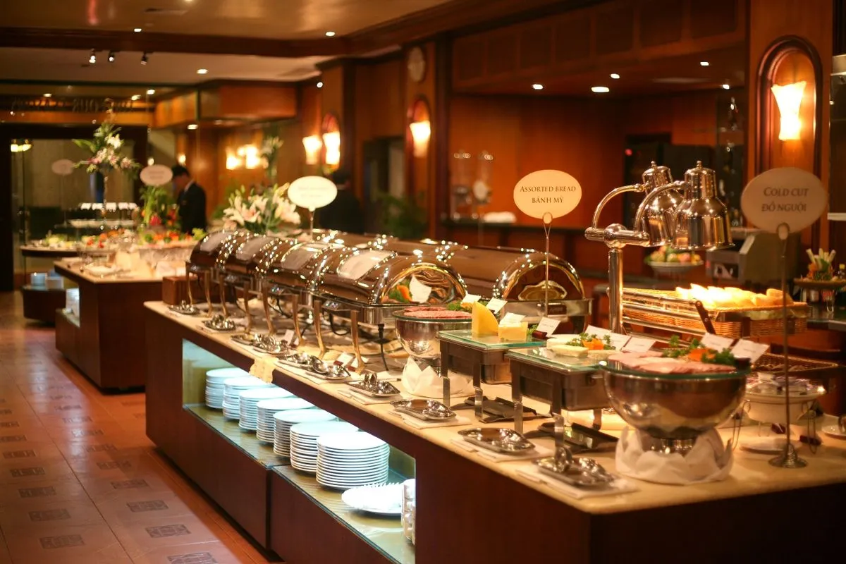 No nê với bữa tiệc buffet kết hợp món Á – Âu tại nhà hàng Four Seasons