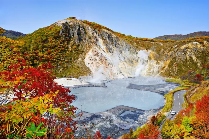 Noboribetsu, thị trấn suối nước nóng Địa ngục tại Hokkaido