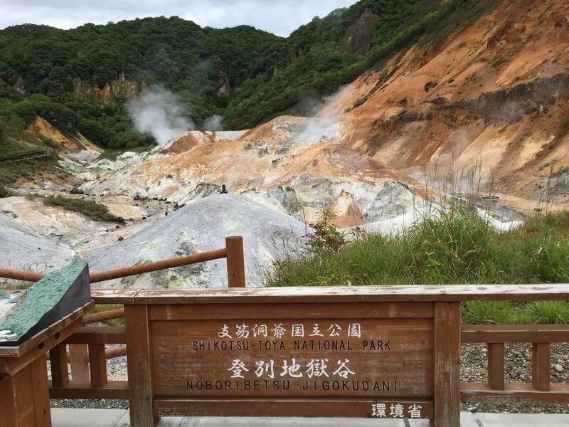 Noboribetsu, thị trấn suối nước nóng Địa ngục tại Hokkaido