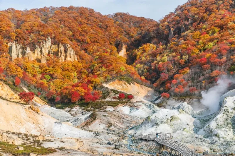 Noboribetsu, thị trấn suối nước nóng Địa ngục tại Hokkaido