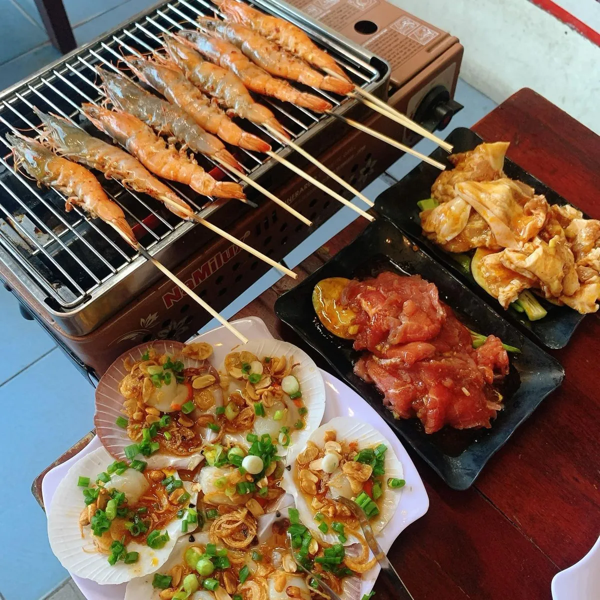 Nướng Khói BBQ Hội An – Oanh tạc thịt nướng và uống rượu soju vỉa hè phố cổ