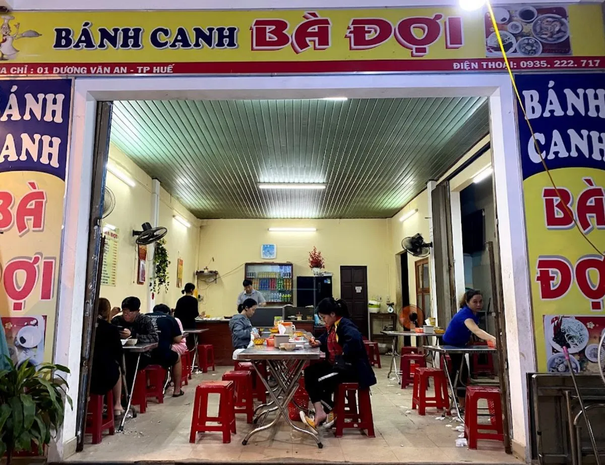 Oanh tạc quán bánh canh bà Đợi thơm ngon lẫy lừng xứ Huế