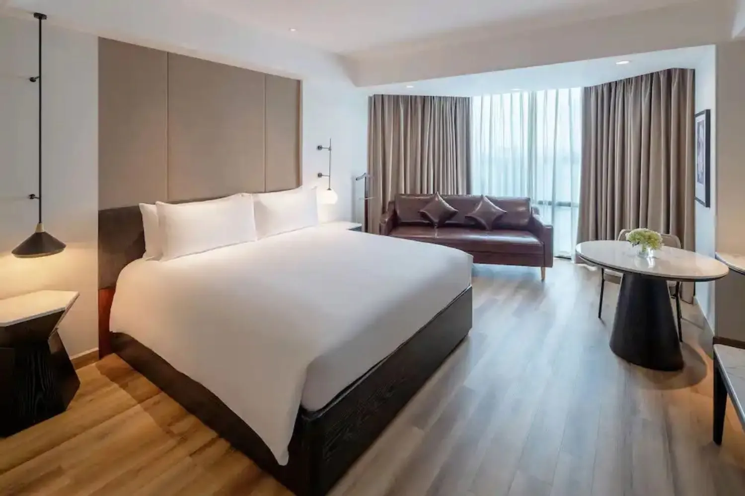 Ốc đảo Hyatt Regency West Hanoi mang hơi hướng của thời đại mới