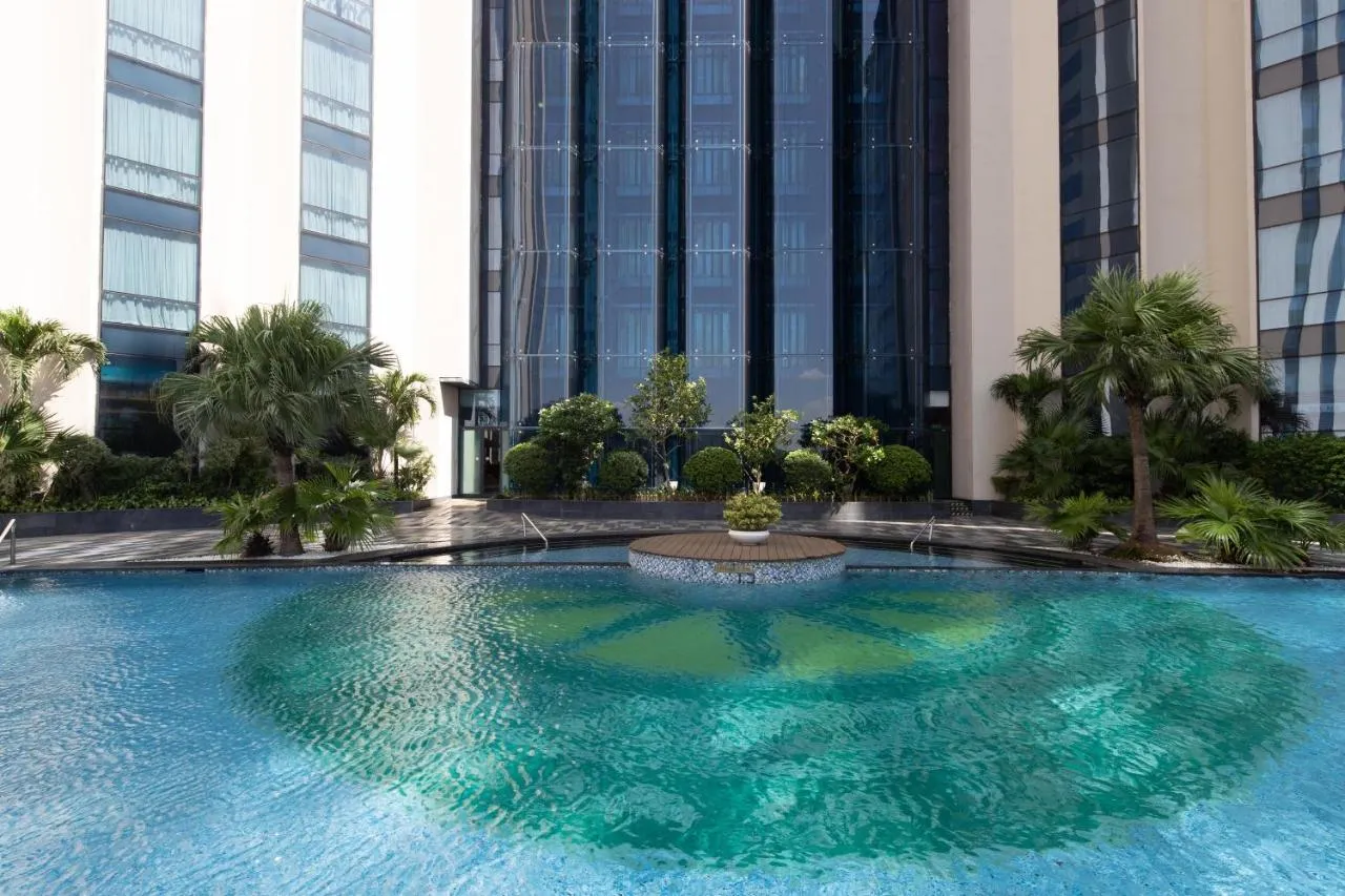 Ốc đảo Hyatt Regency West Hanoi mang hơi hướng của thời đại mới