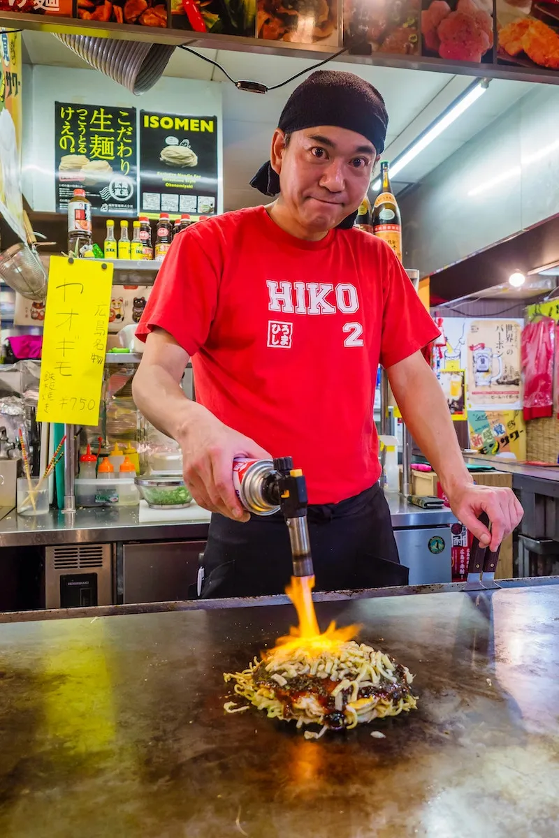 Okonomiyaki và tất cả những điều bạn cần biết về bánh xèo Nhật Bản