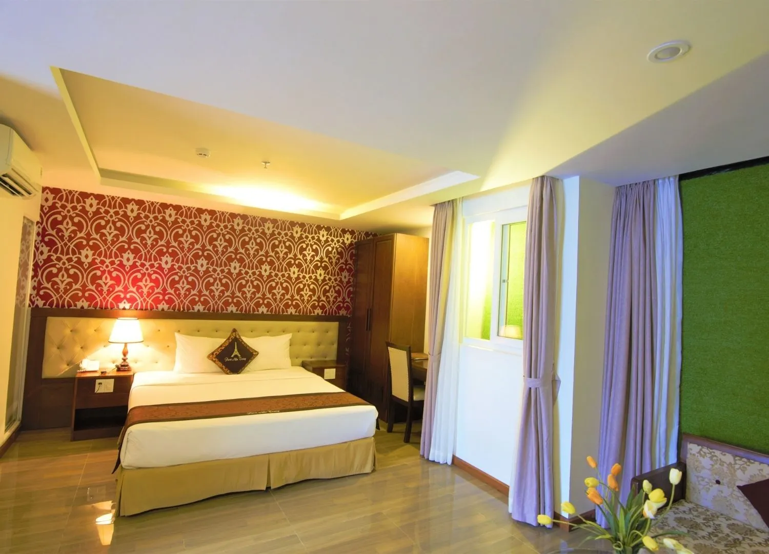 Paris Nha Trang Hotel pha lẫn kiến trúc cổ điển và hiện đại