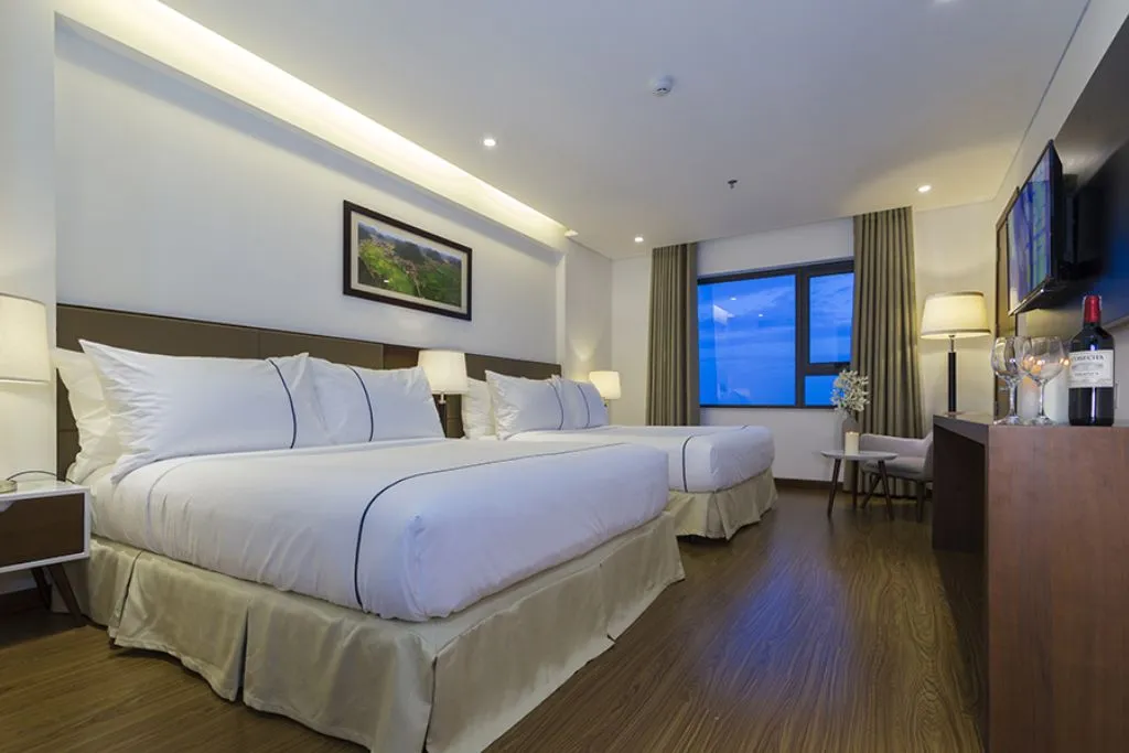 Pavilion Hotel, không gian nghỉ dưỡng cao cấp bên bờ biển xanh