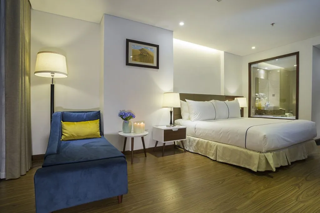 Pavilion Hotel, không gian nghỉ dưỡng cao cấp bên bờ biển xanh