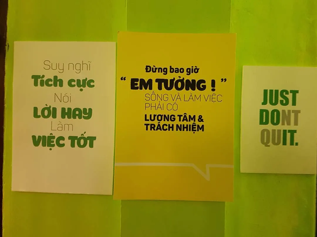 Phát hiện bức tường xanh sốt rần rần tại Tiệm chè Nhà Xanh ở Hà Nội