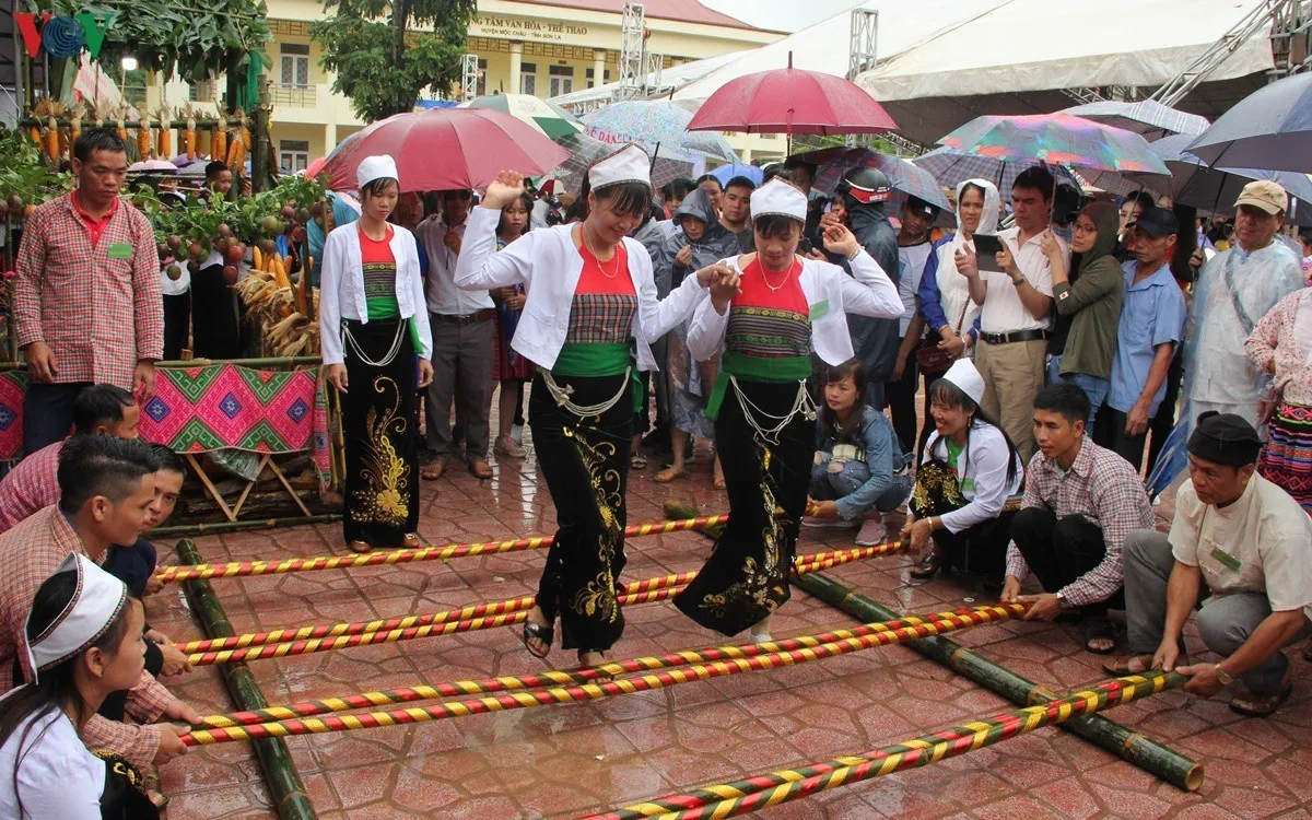 Phiên Chợ tình Mộc Châu đặc sắc mà bạn nhất định không được bỏ lỡ